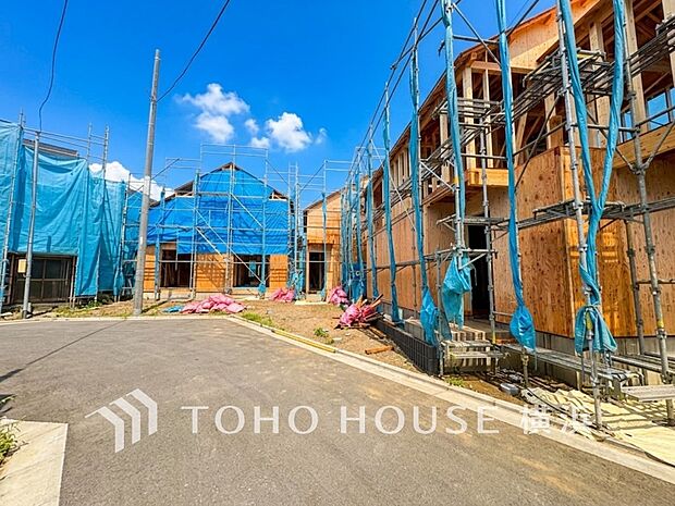 お住まいの顔となる玄関。住まう方のプライドを満たすクオリティを備えています。 (2026年9月撮影)
