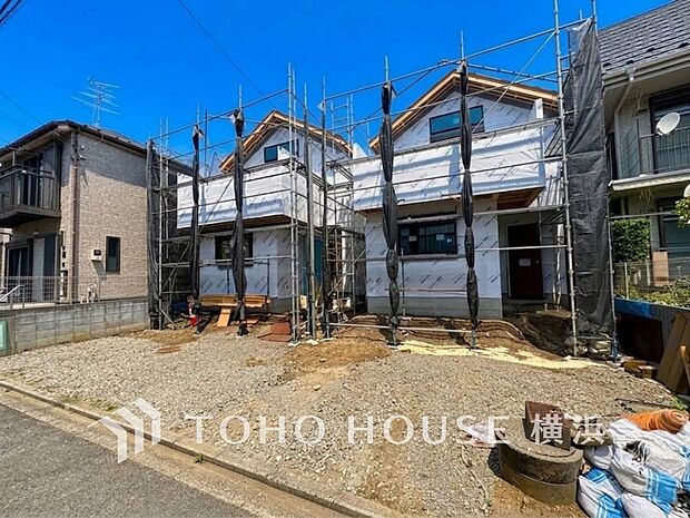 お住まいの顔となる玄関。住まう方のプライドを満たすクオリティを備えています。(2026年9月撮影)