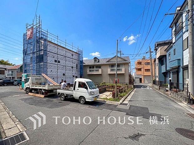 暖かな陽光と爽やかな風がハーモニーを奏でる上質な空間を愉しむ暮らし。（2026年9月撮影）