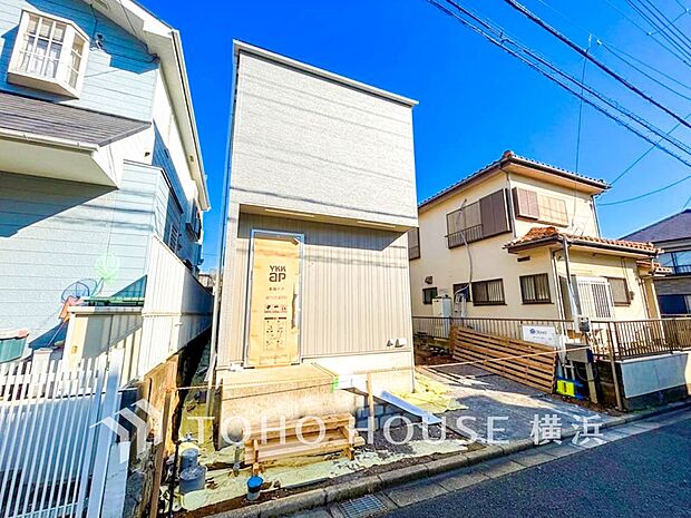 お住まいの顔となる玄関。住まう方のプライドを満たすクオリティを備えています。（2026年9月撮影）