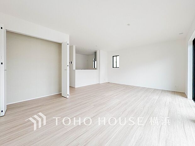 家族と過ごす時間を大切にしたい方にぴったりの明るくゆとりある住空間です。