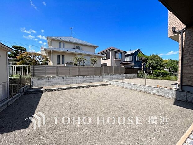 ガーデニングで色とりどりの草花を綺麗に飾ればより一層華やかな空間になります。