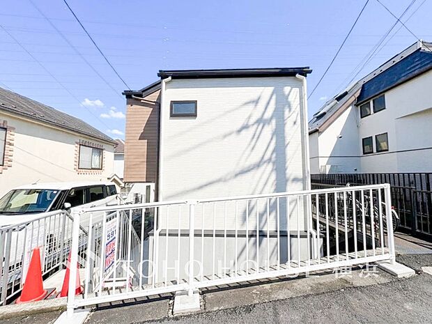 表現された空間は豊かな光と風を纏い、暮らしの時間を豊かにしてくれます。