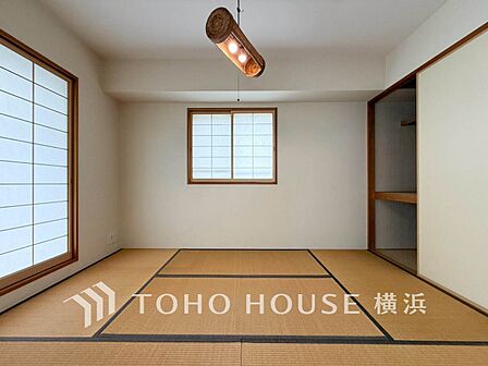 畳の香りに癒され、和の空間を感じることのできる落ち着きある一部屋です。