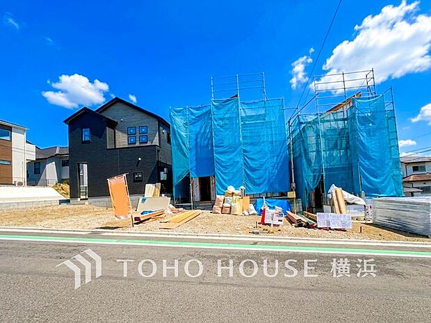 お住まいの顔となる玄関。住まう方のプライドを満たすクオリティを備えています。 (2026年9月撮影)