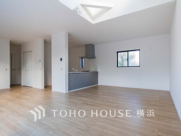 集いの場、憩いの場としての快適性を求めたやすらぎの空間です。