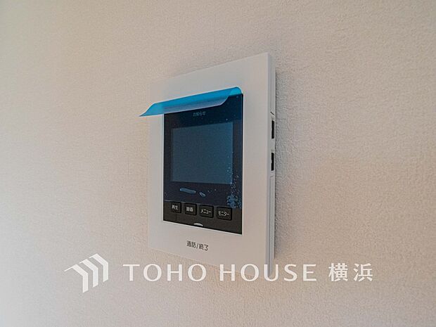 誰が来てもわかる様にモニター付きインターホンを設置。快適と安らぎを合わせた優しい設計。