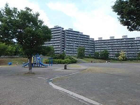 仏向倉沢北公園 950m トイレも設置されている大きな広場がメインの公園。仏向行坐谷公園の近くにあります。