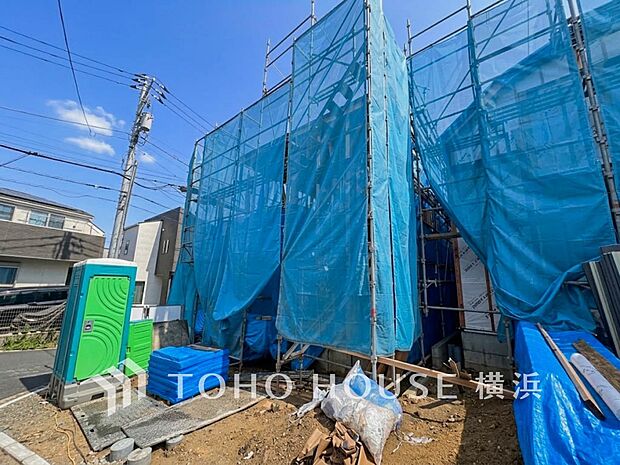 お住まいの顔となる玄関。住まう方のプライドを満たすクオリティを備えています。(2026年9月撮影)