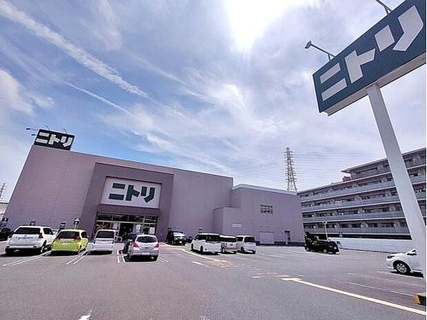 ニトリ大船店 2200m 大型家具からインテリア用品までトータルで揃うホームセンター。営業時間は朝10時~夜21時まで。