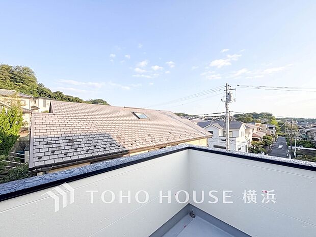 開放的で気持ちの良い眺望と青い空を満喫できます。
