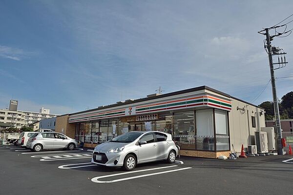 セブンイレブン横浜大豆戸町店　400m　オリジナルブランド商品やホットスナック・コーヒーも人気です。