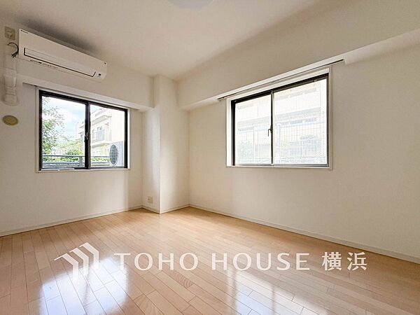 心地よい光と風があふれています。プライベートな自分時間を快適に過ごせるお部屋。