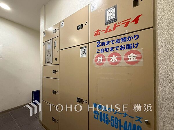 普段留守がちなご家族にも安心な宅配ボックスを完備。再配達を頼む手間を省ける嬉しい設備です。