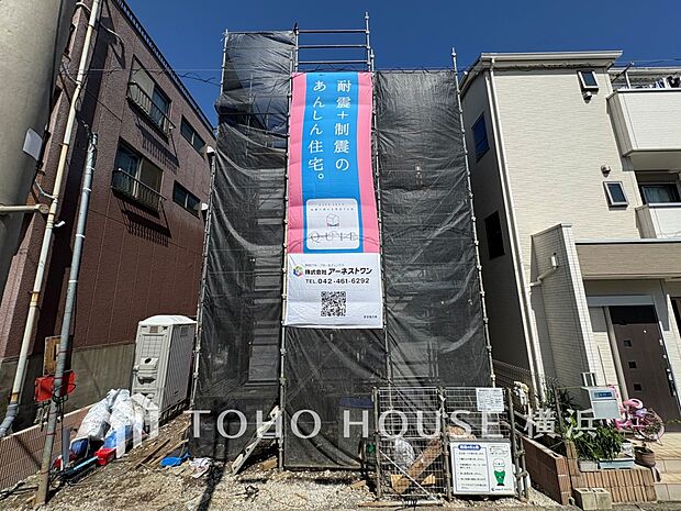 お住まいの顔となる玄関。住まう方のプライドを満たすクオリティを備えています。(2026年9月撮影)