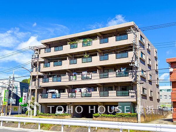 時間のゆとりと空間、爽やかな陽光がもたらす光と風を贅沢なまでに感じる暮らしが始まります。