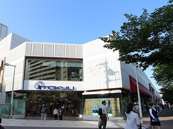 東急百貨店たまプラーザ店　1200m　営業時間は10：00から20：00まで。レストランは22：30まで営業しています。