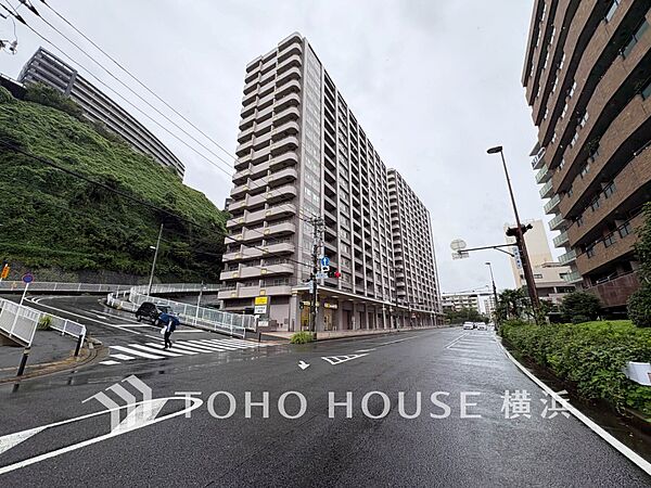 忙しく過ぎゆく日常を置き去るほど、ゆったりした時間が流れる住環境。