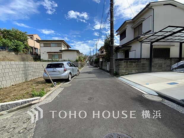 子育て環境、生活利便に優れた住環境に立地し、ゆとりある生活が送れます。(2026年9月撮影)