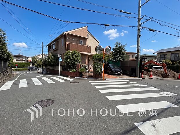 生活利便に優れた住環境に立地し、ゆとりある生活が送れます。