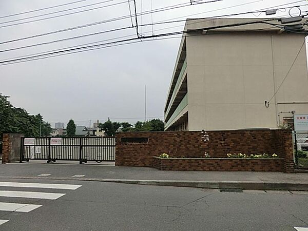 相模原市立鹿島台小学校　500m　徒歩7分。小学校が近いのは子育てファミリーにもおすすめのポイント。