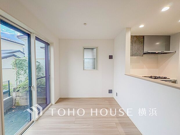 集いの場、憩いの場としての快適性を求めたやすらぎの空間です。