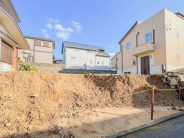 快適さや豊かさはもちろん、未来まで考えた家造りをテーマに建築されます。(2026年9月撮影)