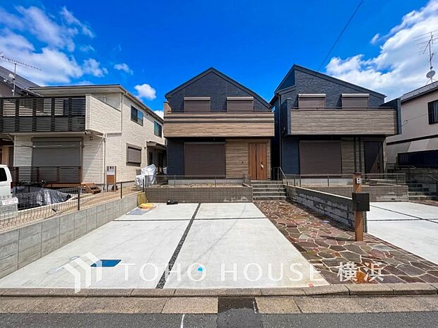 お住まいの顔となる玄関。住まう方のプライドを満たすクオリティを備えています。