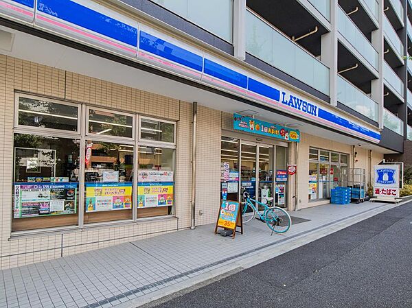 ローソン三枚町山王森店　550m　24時間営業。近くにあるとちょっとした買い物にも便利ですね。