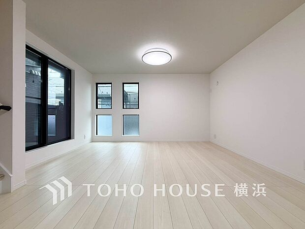 家族と過ごす時間を大切にしたい方にぴったりの明るくゆとりある住空間です。