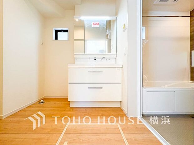 身だしなみチェックや歯磨きなど、朝の慌ただしい時間でも余裕とゆとりを感じて頂けます。