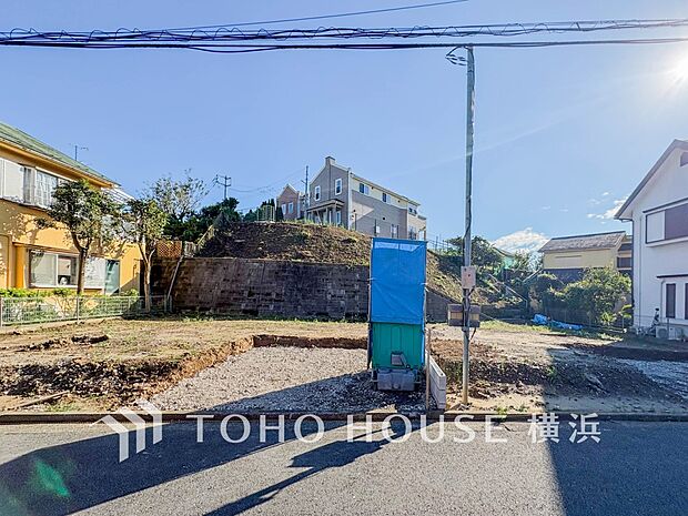 暖かな陽光と爽やかな風がハーモニーを奏でる上質な空間を愉しむ暮らし。(2026年10月撮影)