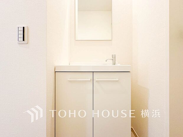 身だしなみチェックや歯磨きなど、朝の慌ただしい時間でも余裕とゆとりを感じて頂けます。