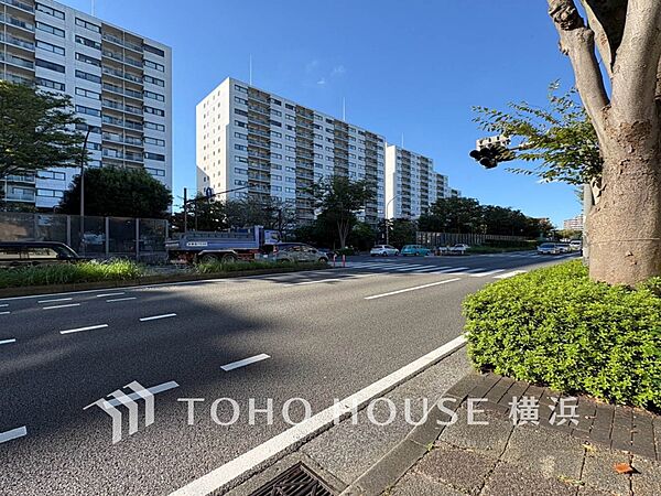 生活利便に優れた住環境に立地し、ゆとりある生活が送れます。