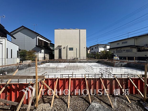 良質な環境に暮らす永住の邸がここに誕生します。（2026年10月撮影）
