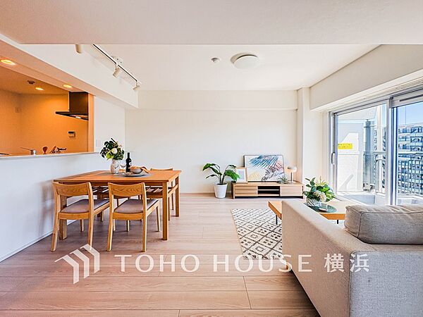 家族と過ごす時間を大切にしたい方にぴったりの明るくゆとりある住空間です。