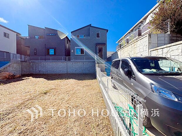 良質な環境に暮らす永住の邸がここに誕生します。（2026年10月撮影）