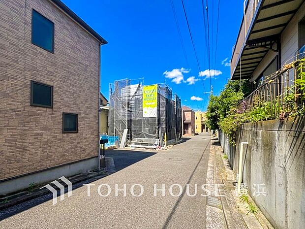 子育て環境、生活利便に優れた住環境に立地し、ゆとりある生活が送れます。(2026年10月撮影)