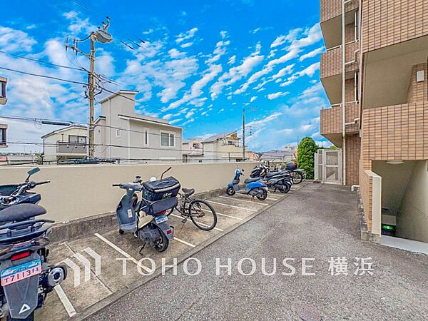 敷地内駐輪場完備。