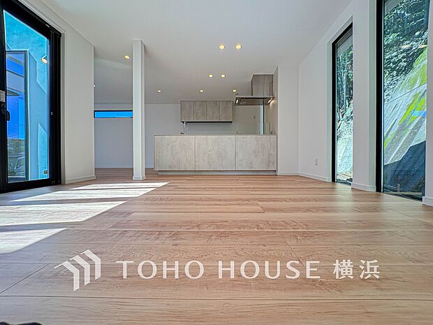 家族と過ごす時間を大切にしたい方にぴったりの明るくゆとりある住空間です。