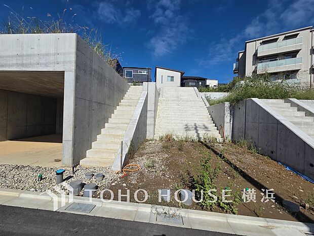 街並み全体のデザインへの拘りと充実した設備はきっとご満足いただける筈。（2026年10月撮影）