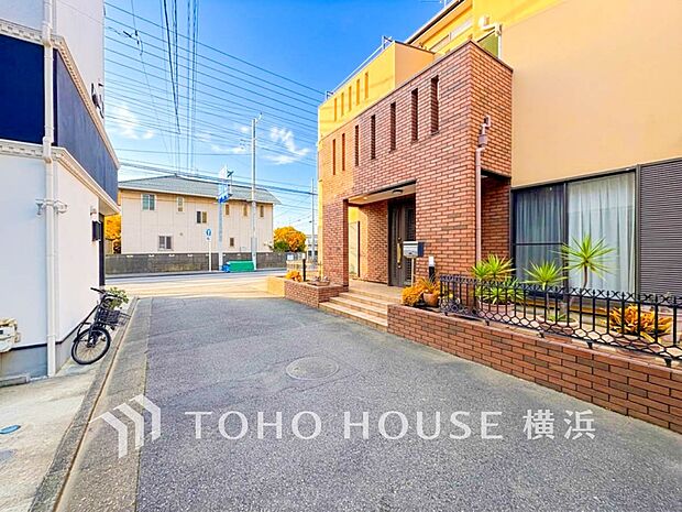 子育て環境、生活利便に優れた住環境に立地し、ゆとりある生活が送れます。(2026年10月撮影)