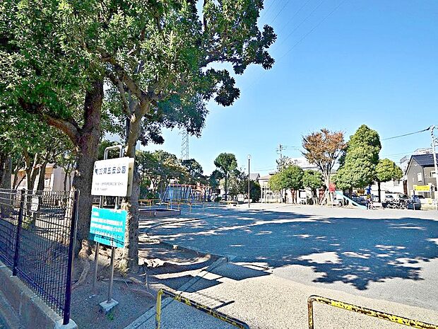 南加瀬五反公園 550m 閑静な住宅街の中にある子供達が楽しくのびのび遊べる広場。小さいお子様が安心して遊べる遊具もあります。