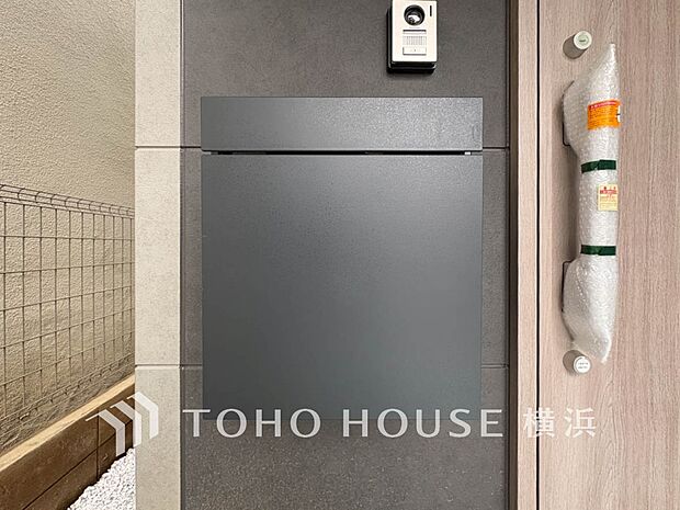 スタイリッシュな外観に見合う、オシャレなポスト。毎朝新聞を受け取るのも楽しみになりそう。
