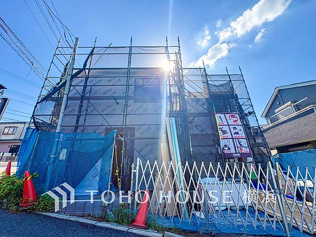 お住まいの顔となる玄関。住まう方のプライドを満たすクオリティを備えています。（2026年10月撮影）