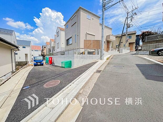 子育て環境、生活利便に優れた住環境に立地し、ゆとりある生活が送れます。(2026年10月撮影)