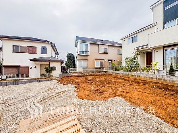 静かな住宅街は心を落ち着かせ癒される暮らしを予感させてくれます。(2026年10月撮影)