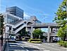 周辺：JR横須賀線・湘南新宿ライン『東戸塚』駅　2300m　JR横須賀線、湘南新宿ラインが利用できます。「横浜」駅へ約9分、「品川」駅へ約32分。 