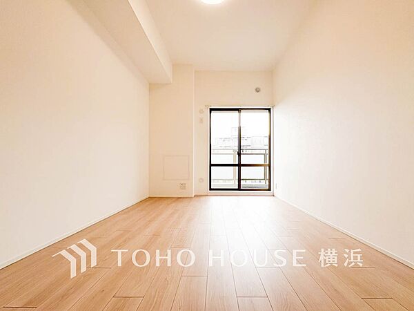 一日の疲れをいやしてくれる寝室。時を忘れて過ごす場所として過ごせるお部屋。