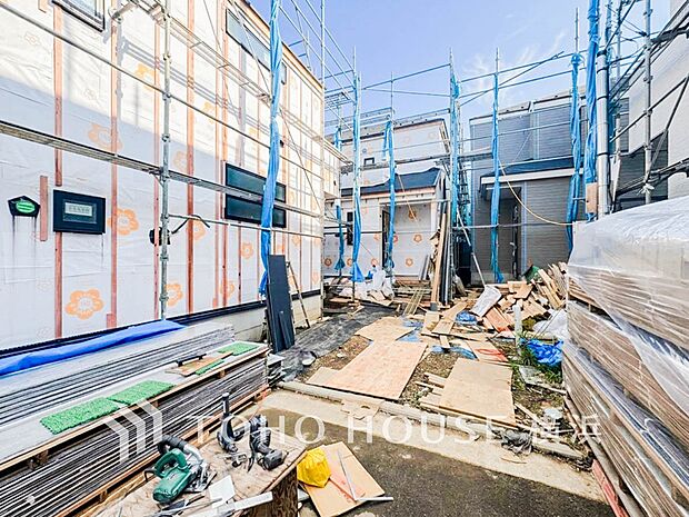 お住まいの顔となる玄関。住まう方のプライドを満たすクオリティを備えています。(2026年10月撮影)